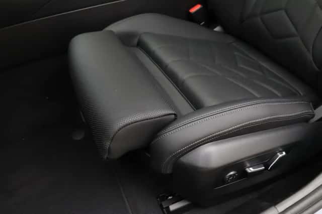 BMW i5 (2026) thumbnail 15