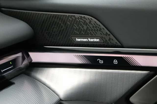 BMW i5 (2026) thumbnail 22