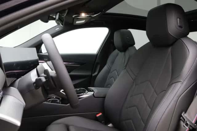 BMW i5 (2026) thumbnail 5