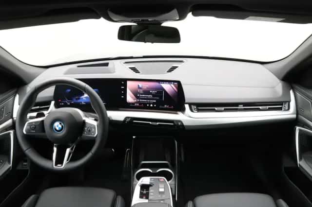 BMW iX2 (2026) thumbnail 13