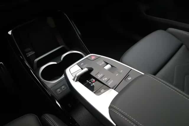 BMW iX2 (2026) thumbnail 18