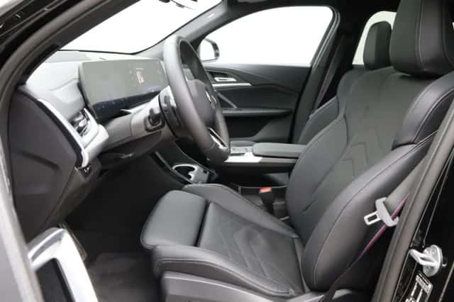 BMW iX2 (2026) thumbnail 5