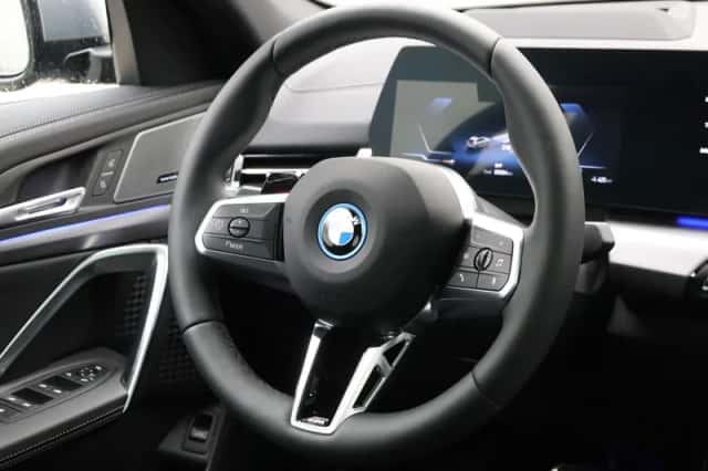 BMW iX2 (2026) thumbnail 23