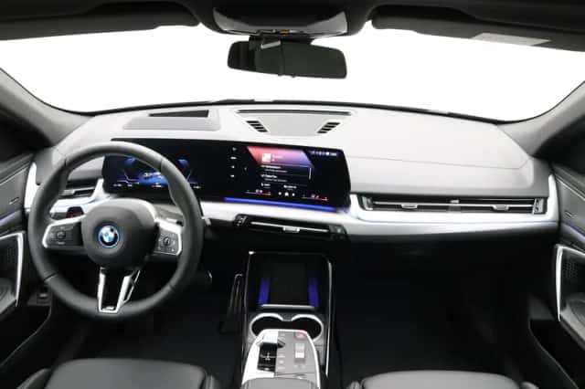 BMW iX2 (2026) thumbnail 24
