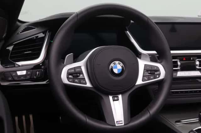 BMW Z4 (2025) thumbnail 3