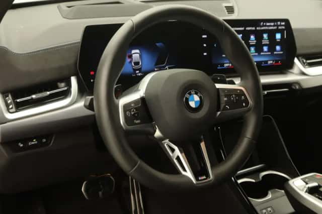 BMW X2 (2025) thumbnail 2