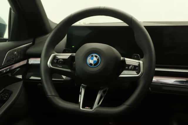 BMW 5-Serie (2025) thumbnail 2