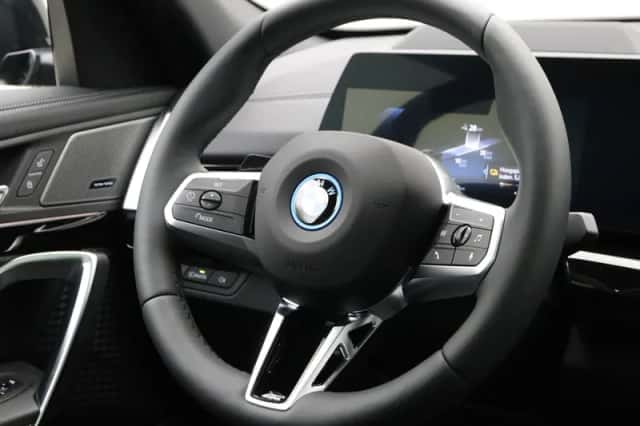 BMW iX2 (2026) thumbnail 2