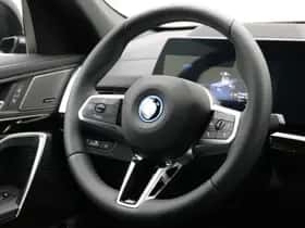 BMW iX2 (2026) thumbnail 2
