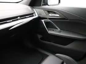 BMW iX2 (2026) thumbnail 15