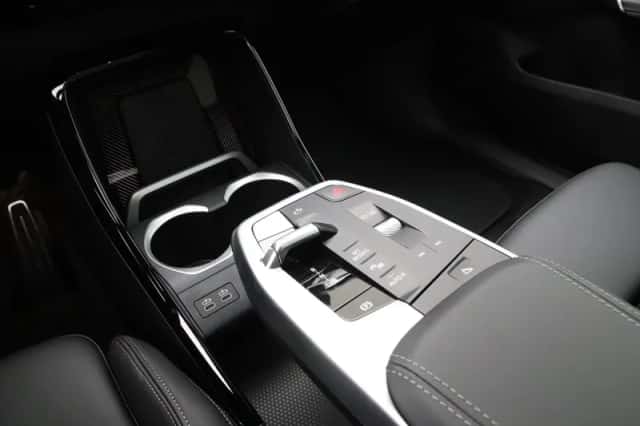 BMW iX2 (2026) thumbnail 18