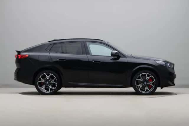 BMW iX2 (2026) thumbnail 8