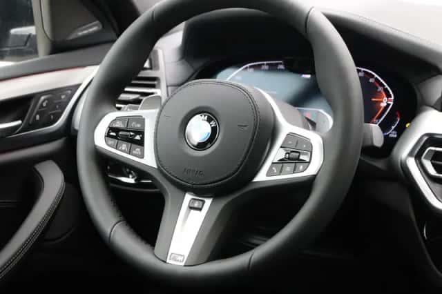 BMW X4 (2026) thumbnail 2