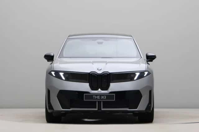 BMW iX3 (2026) thumbnail 2