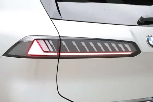 BMW iX3 (2026) thumbnail 11