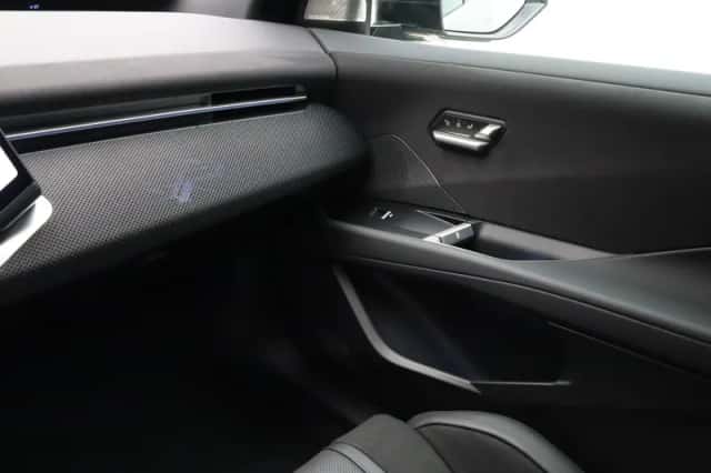 BMW iX3 (2026) thumbnail 16