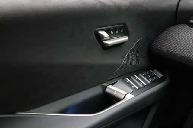 BMW iX3 (2026) thumbnail 18