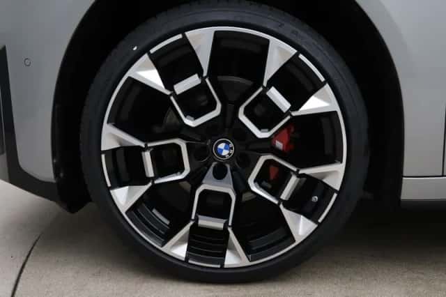 BMW iX3 (2026) thumbnail 9