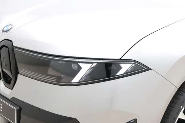 BMW iX3 (2026) thumbnail 10
