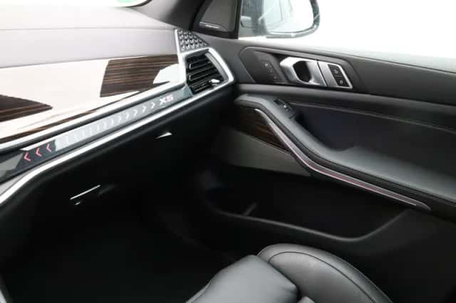 BMW X5 (2025) thumbnail 15