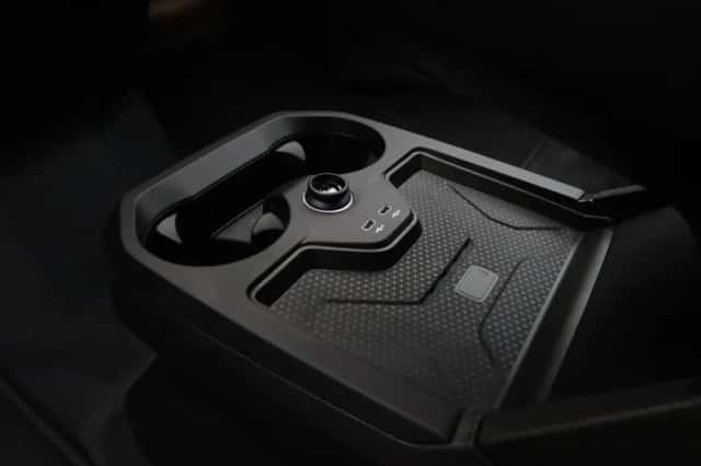 BMW iX (2026) thumbnail 13
