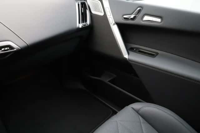 BMW iX (2026) thumbnail 14