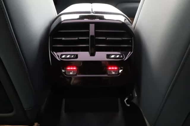 BMW iX (2026) thumbnail 19