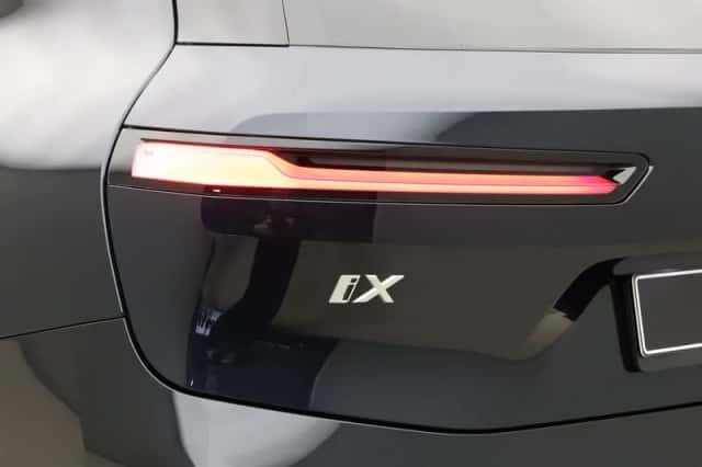 BMW iX (2026) thumbnail 22
