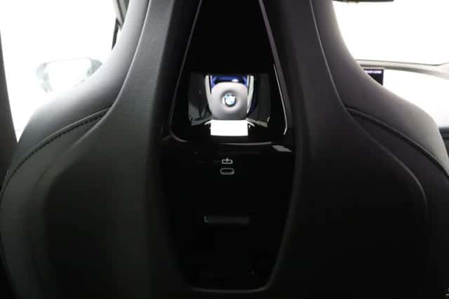 BMW iX (2026) thumbnail 30