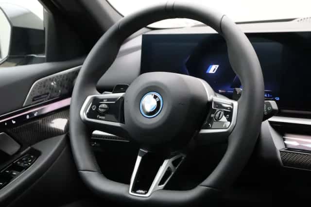 BMW 5-Serie (2025) thumbnail 2