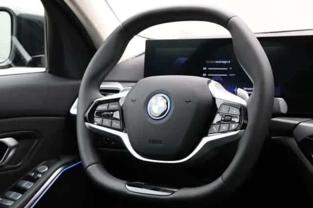 BMW 3-Serie (2025) thumbnail 2