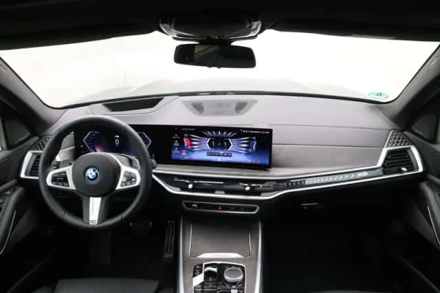 BMW X5 (2025) thumbnail 12