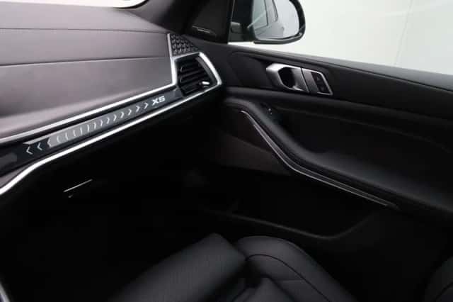 BMW X5 (2025) thumbnail 14