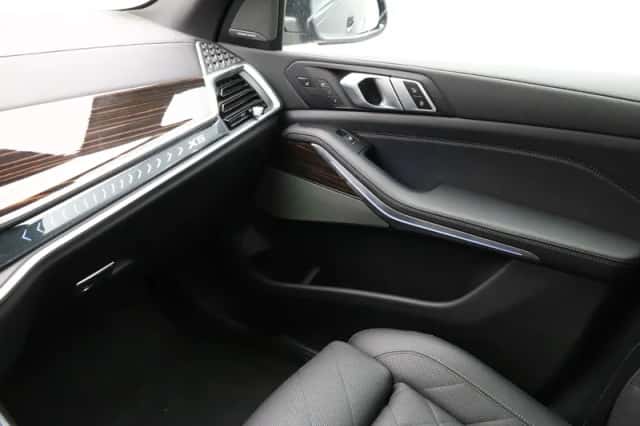 BMW X5 (2025) thumbnail 15