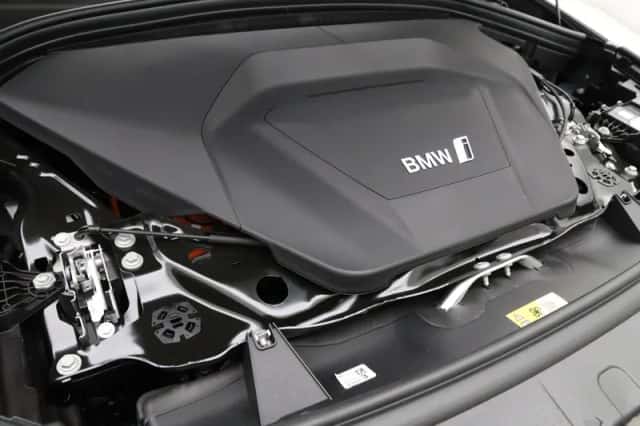 BMW iX1 (2026) thumbnail 4