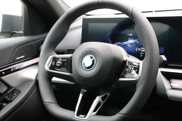 BMW i5 (2026) thumbnail 2
