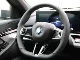 BMW i5 (2026) thumbnail 2