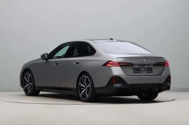 BMW i5 (2026) thumbnail 11