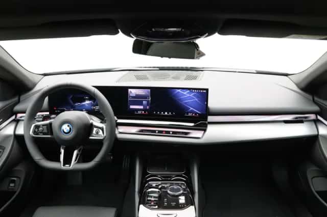 BMW i5 (2026) thumbnail 13