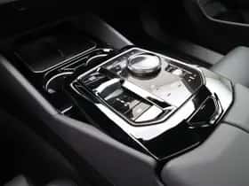 BMW i5 (2026) thumbnail 18