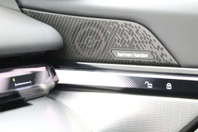 BMW i5 (2026) thumbnail 23