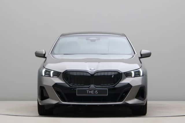 BMW i5 (2026) thumbnail 6