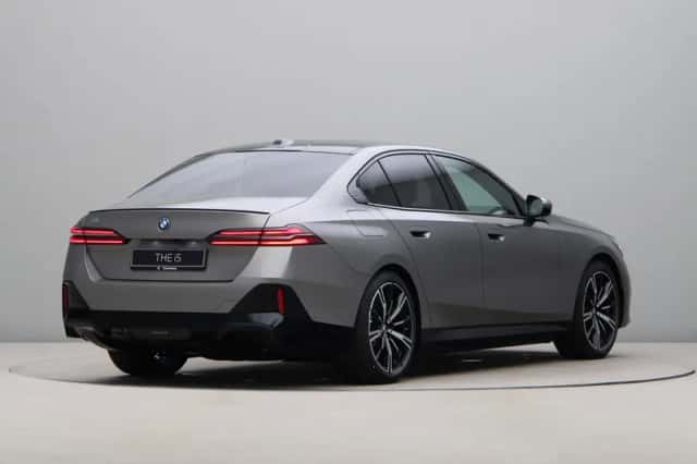 BMW i5 (2026) thumbnail 9
