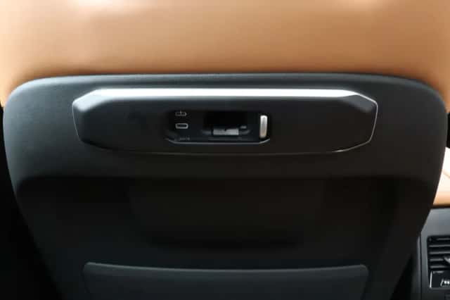 BMW X5 (2025) thumbnail 23