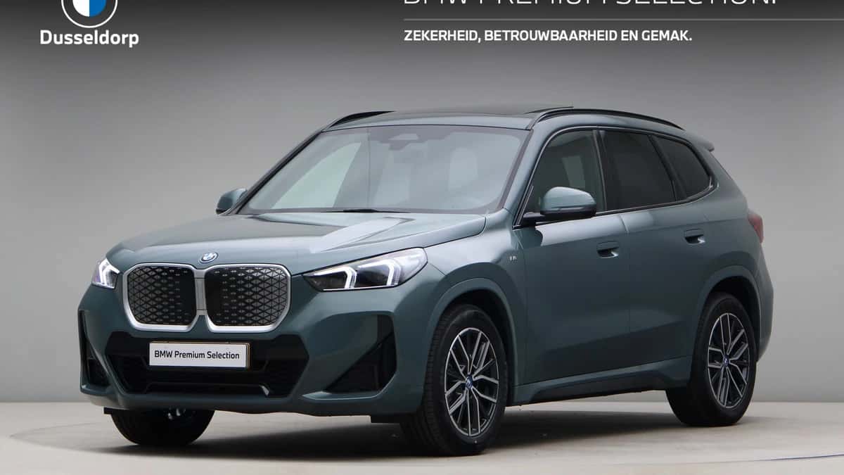 BMW iX1 (2026) — foto 1