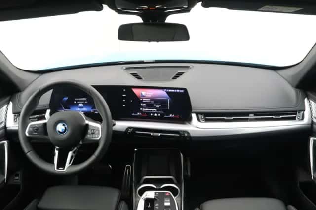 BMW iX1 (2026) thumbnail 13