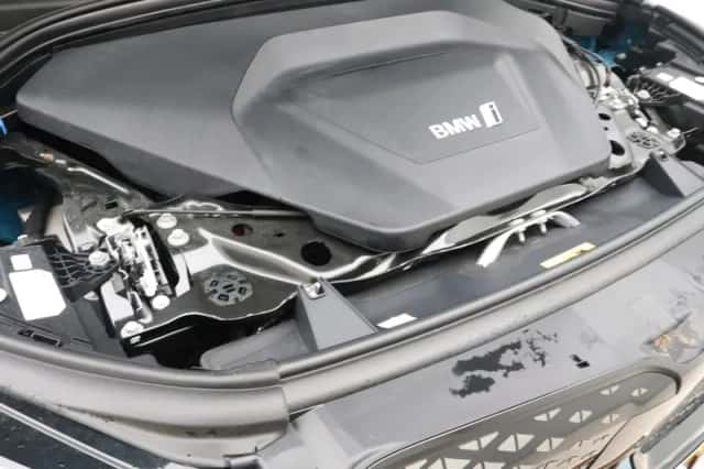 BMW iX1 (2026) thumbnail 4