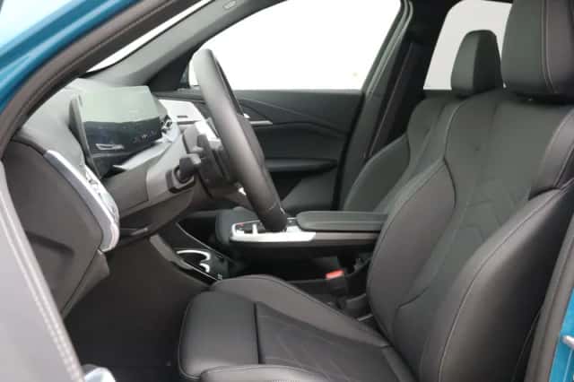 BMW iX1 (2026) thumbnail 5