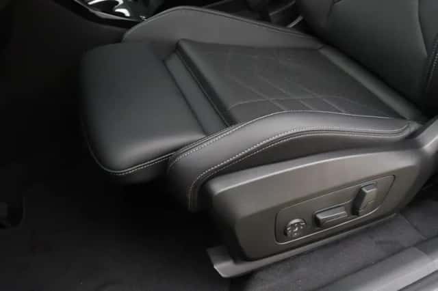 BMW iX1 (2026) thumbnail 16