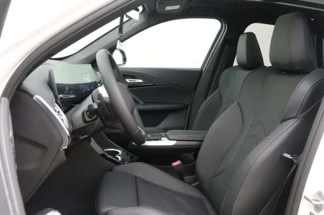 BMW iX1 (2026) thumbnail 5